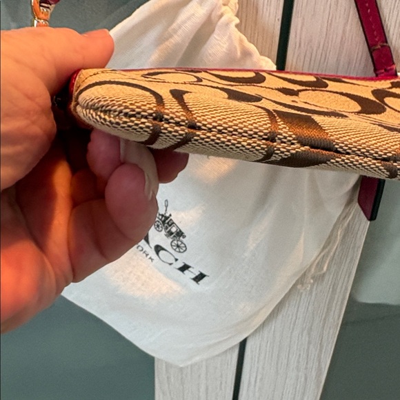 Coach Classic Jacquard Wristlet EUC - Picture 6 of 10